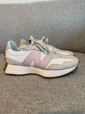New Balance 327 Women's Sneakers COLOR: Moonbeam with December Sky